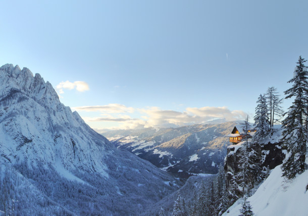     Schornisko Dolomitenhütte w Tyrolu Wschodnim 